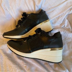Aldo Black with Gold Trim and White Sole Wedge Sneaker Size 8.5